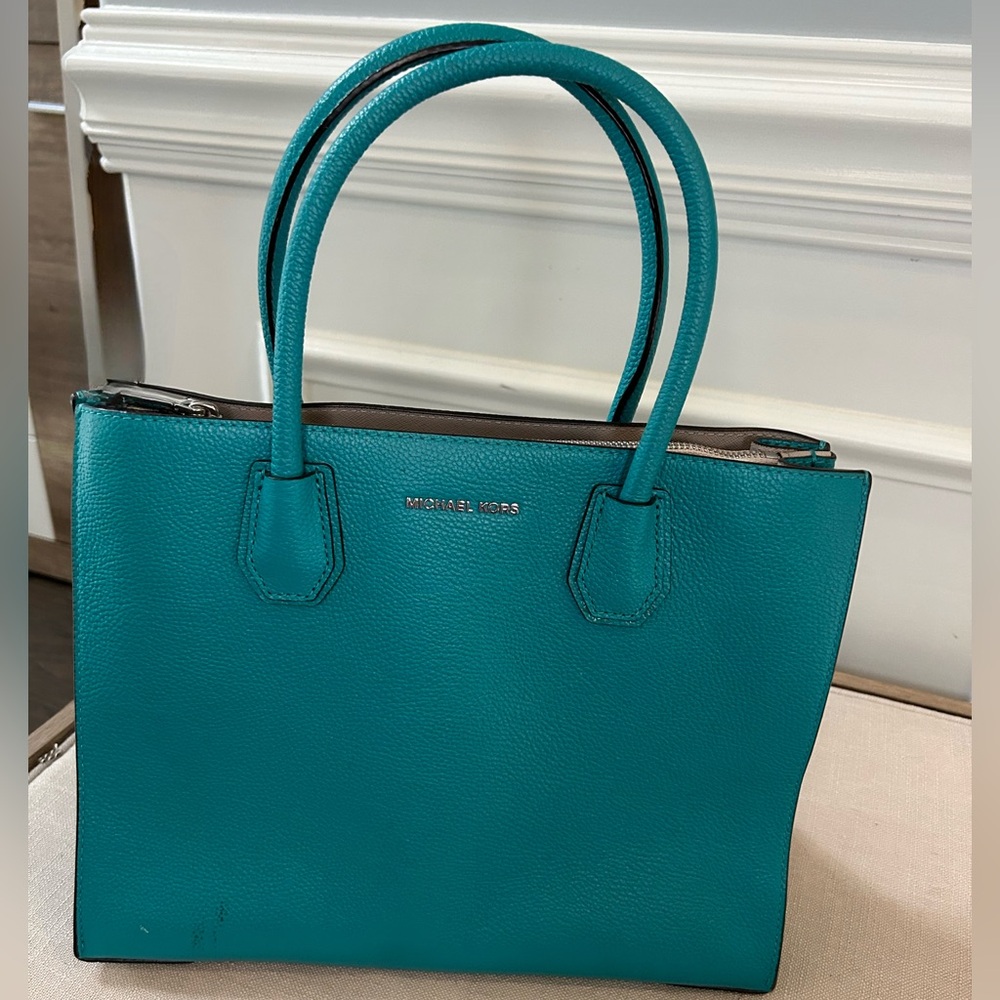 GORGEOUS Teal Michael Kors Shoulder Tote Bag - medium. Like new!!!